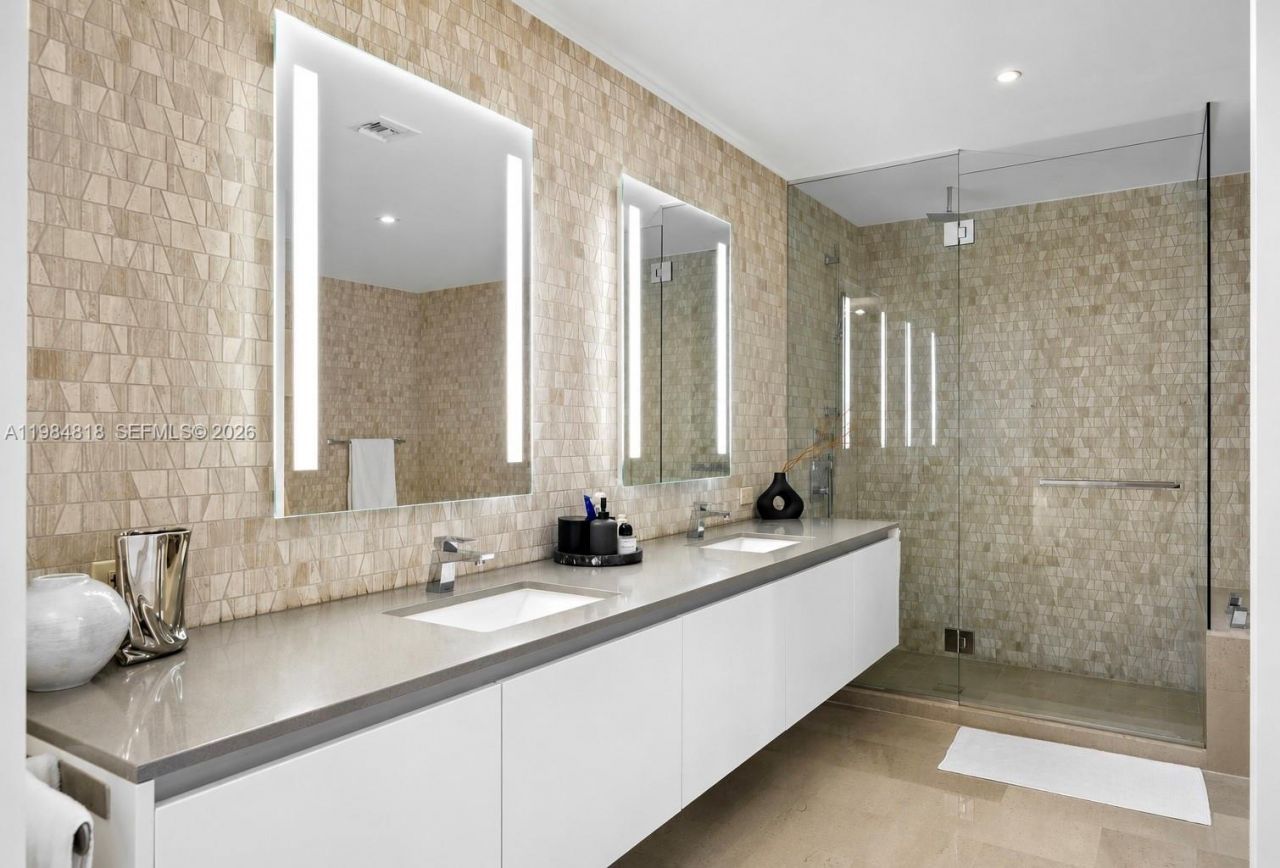 88 SW 7th St, Unit 809, Miami, FL 33130 Photo