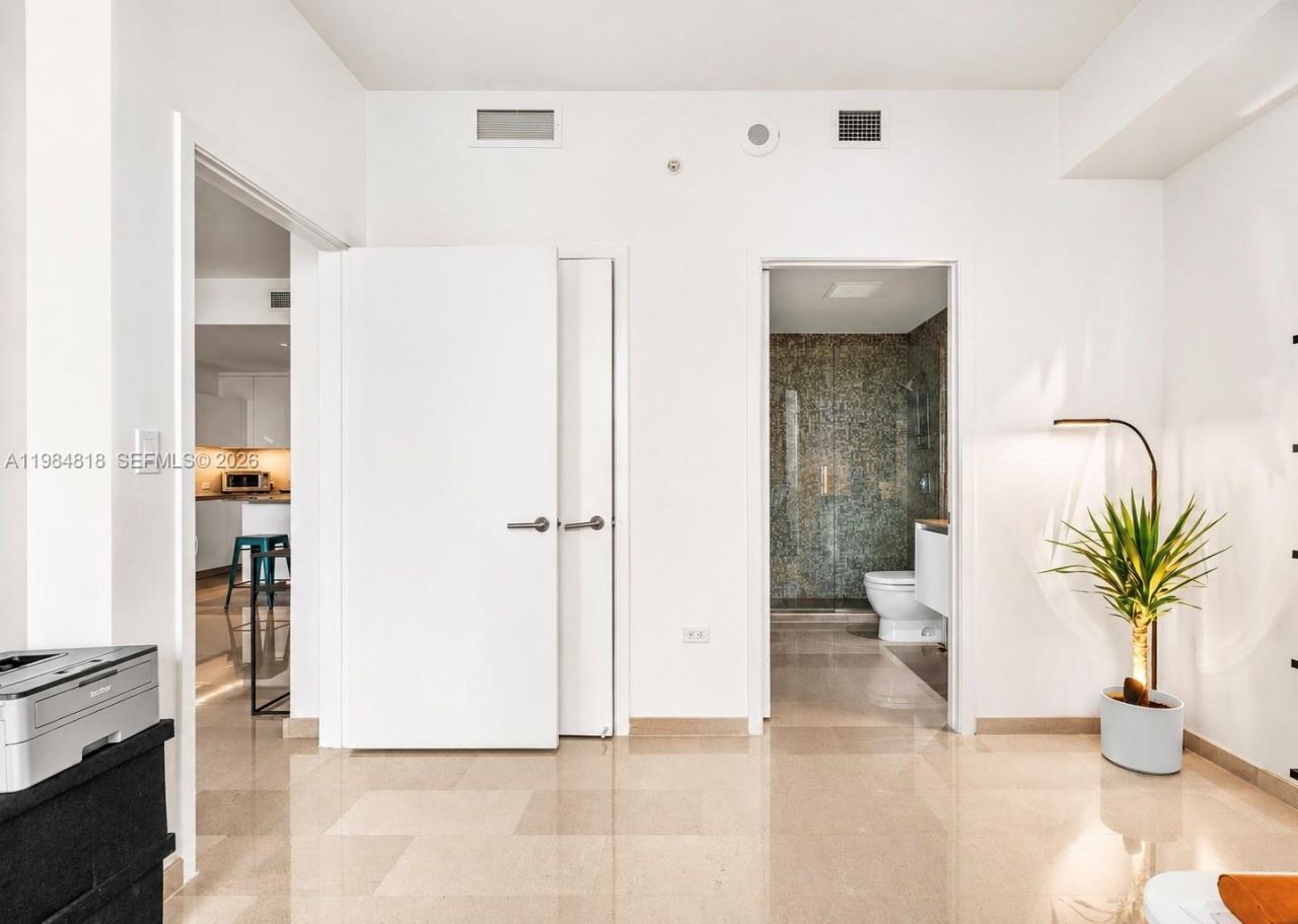 88 SW 7th St, Unit 809, Miami, FL 33130 Photo