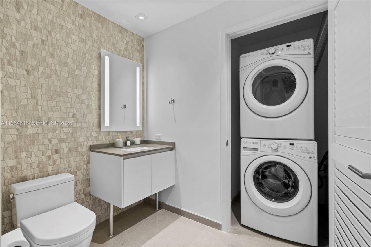 88 SW 7th St, Unit 809, Miami, FL 33130 Photo