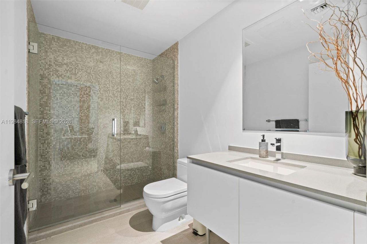 88 SW 7th St, Unit 809, Miami, FL 33130 Photo