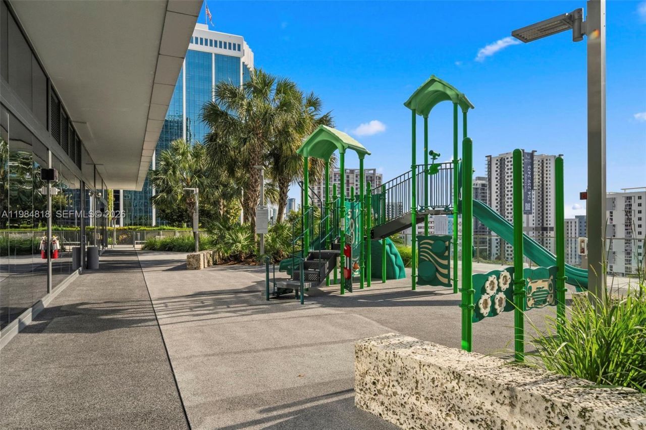 88 SW 7th St, Unit 809, Miami, FL 33130 Photo