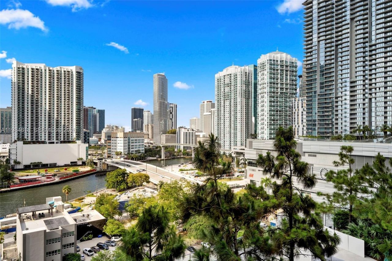 88 SW 7th St, Unit 809, Miami, FL 33130 Photo