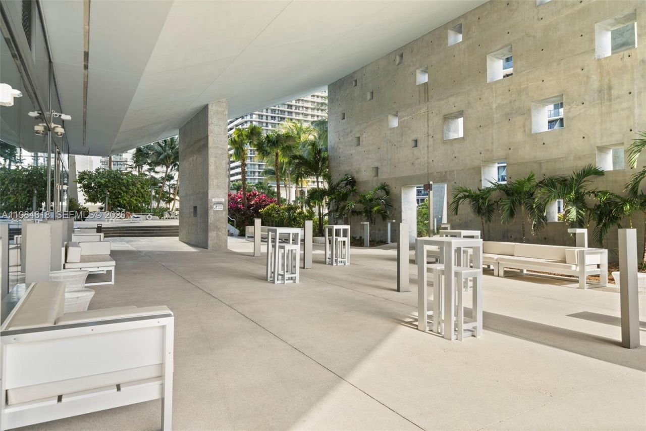 88 SW 7th St, Unit 809, Miami, FL 33130 Photo