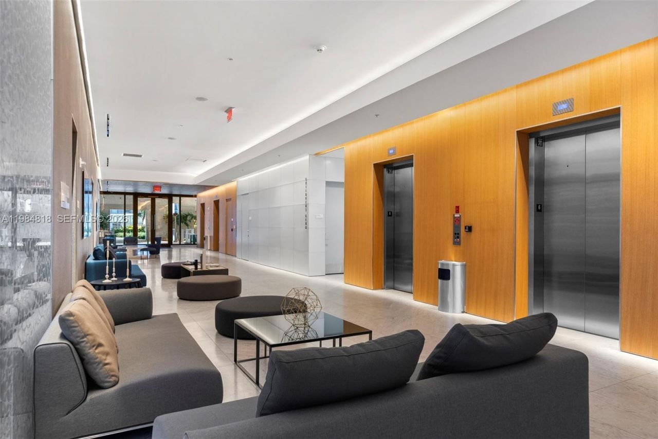 88 SW 7th St, Unit 809, Miami, FL 33130 Photo