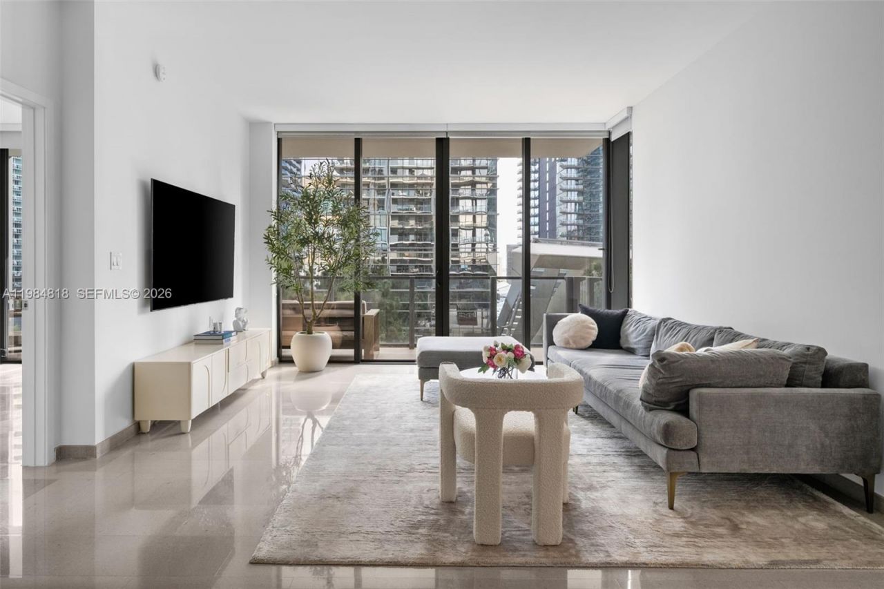 88 SW 7th St, Unit 809, Miami, FL 33130 Photo