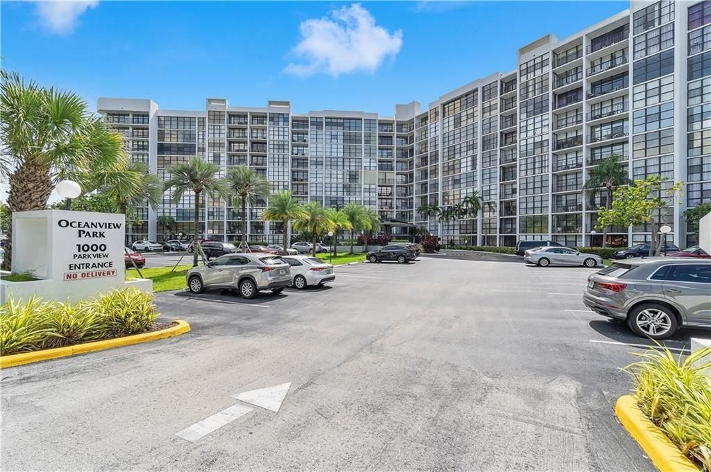 1000 Parkview Drive, Unit 507, Hallandale Beach, FL 33009 Photo