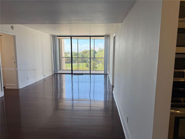 20335 W Country Club Dr , Unit 502, Aventura, FL 33180