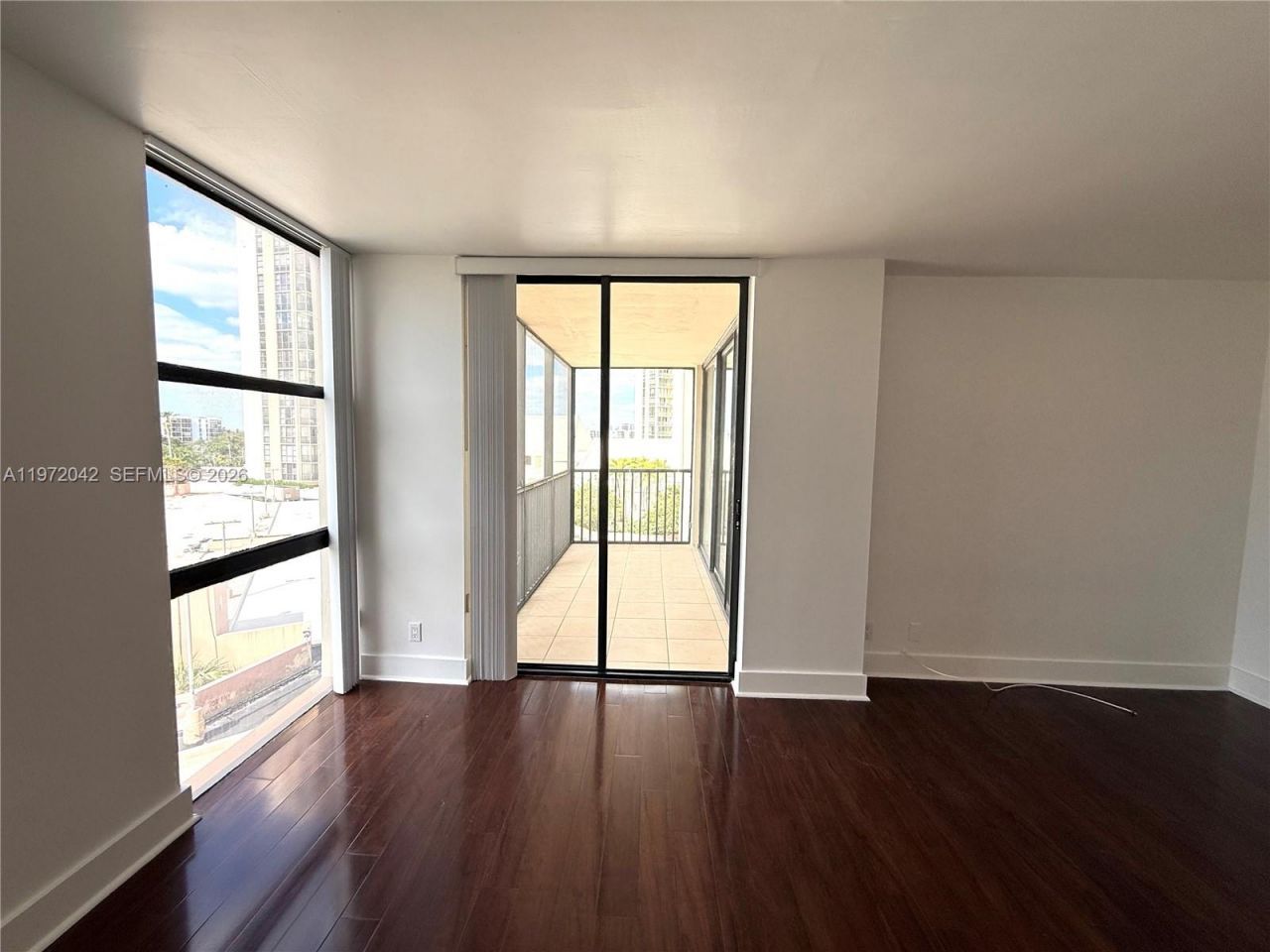 20335 W Country Club Dr , Unit 502, Aventura, FL 33180 Photo