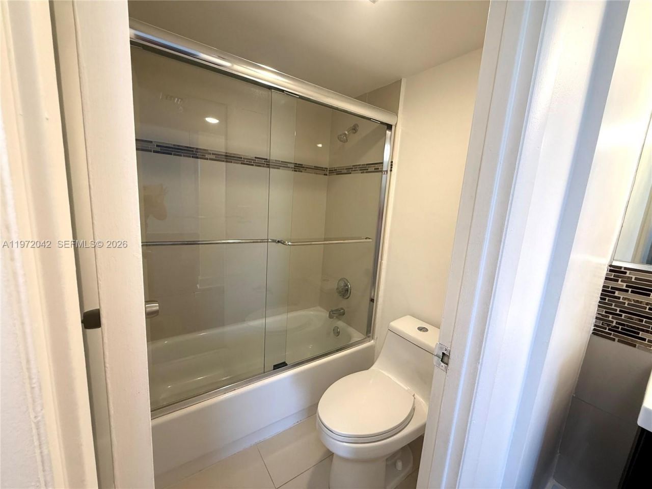 20335 W Country Club Dr , Unit 502, Aventura, FL 33180 Photo