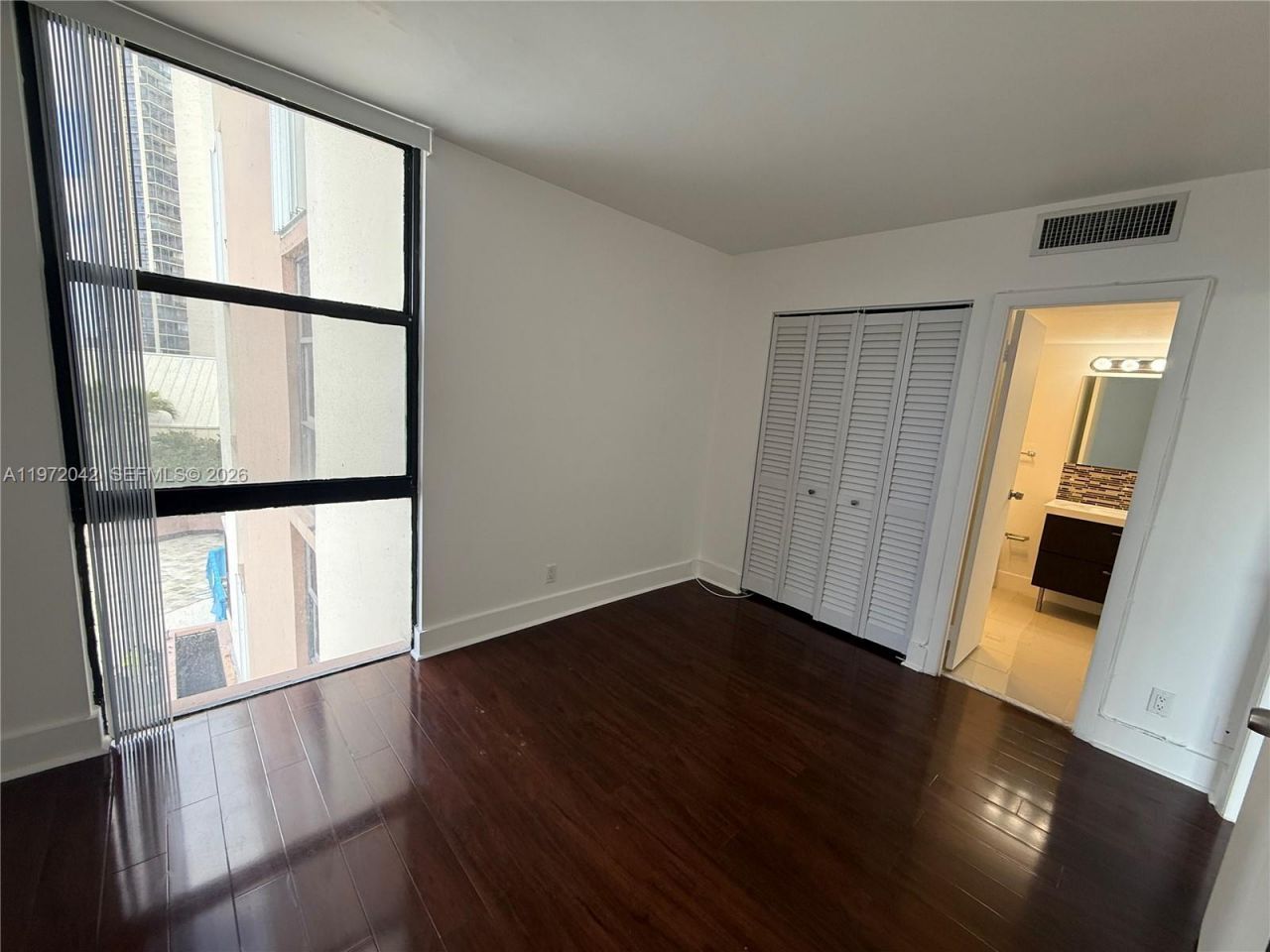 20335 W Country Club Dr , Unit 502, Aventura, FL 33180 Photo