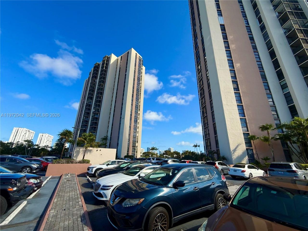 20335 W Country Club Dr , Unit 502, Aventura, FL 33180 Photo