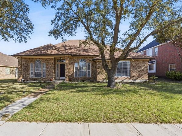 2742 Claremont Drive, Grand Prairie, TX 75052
