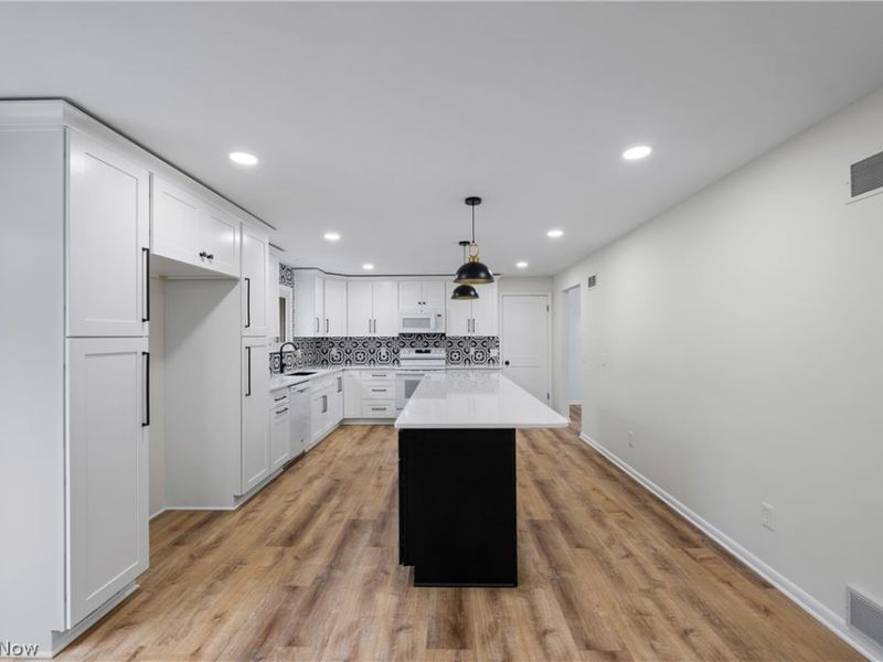 2380 Orchid Street NW, North Canton, OH 44720 Photo 9