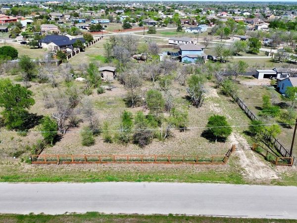 152 Cuernavaca DR, Del Valle, TX 78617