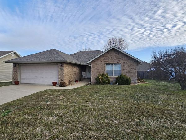 206 Prairie Lane , Monett, MO 65708