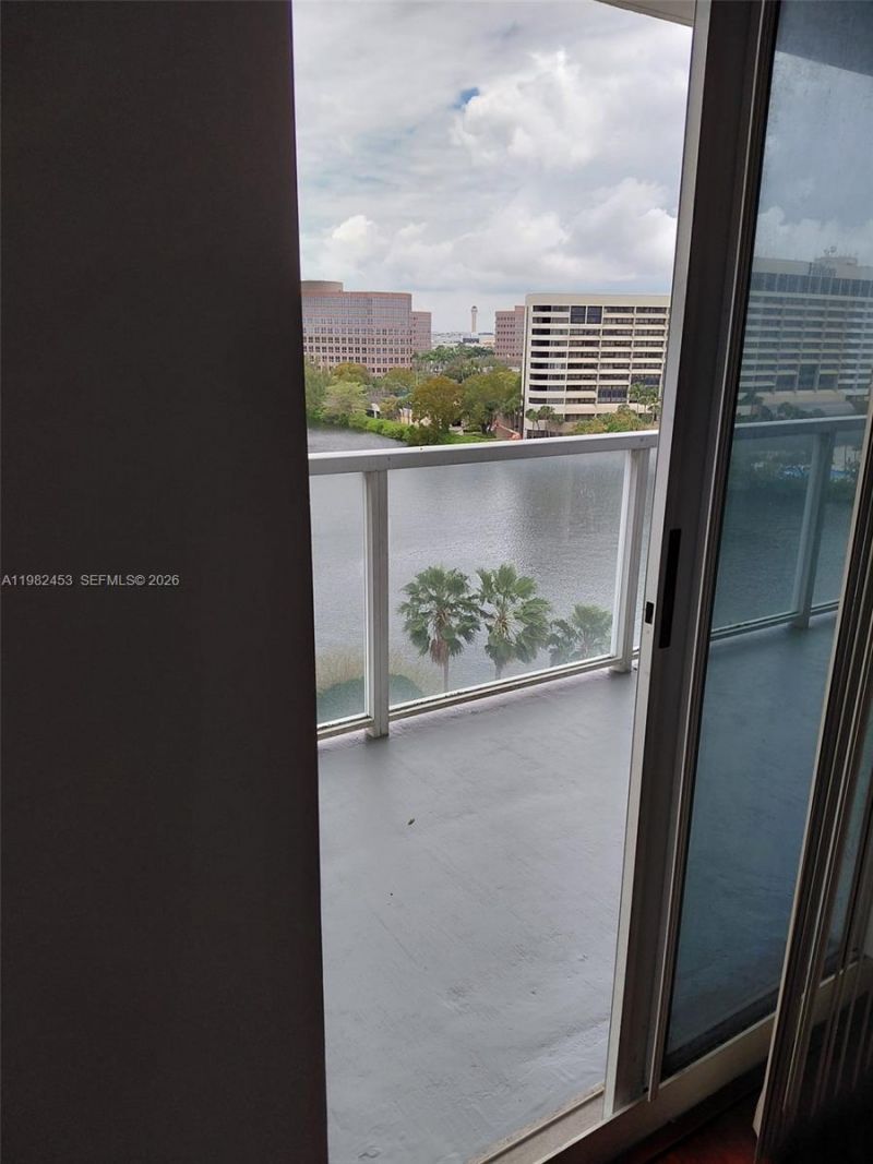 5077 NW 7th St , Unit 1006, Miami, FL 33126 Photo