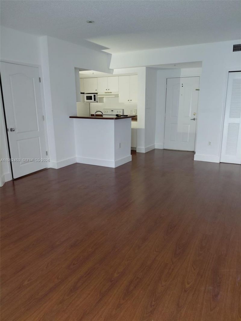 5077 NW 7th St , Unit 1006, Miami, FL 33126 Photo