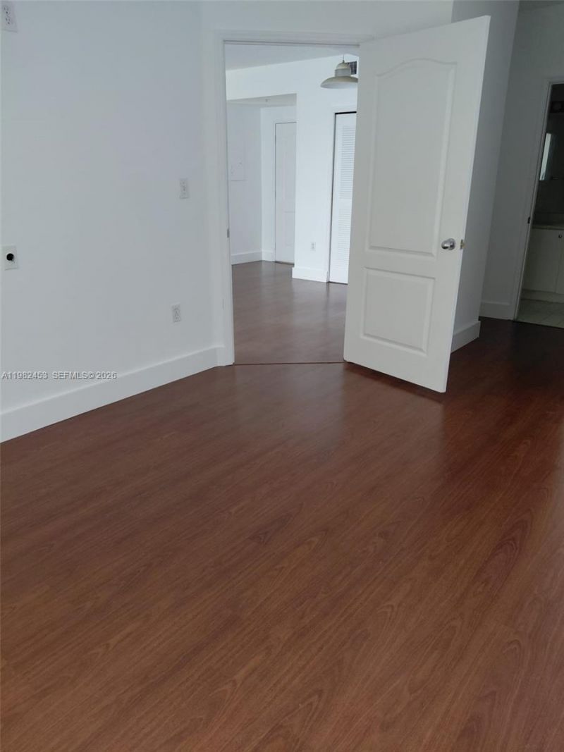 5077 NW 7th St , Unit 1006, Miami, FL 33126 Photo