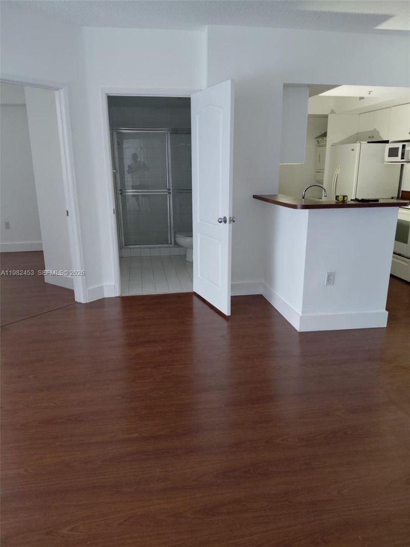 5077 NW 7th St , Unit 1006, Miami, FL 33126 Photo