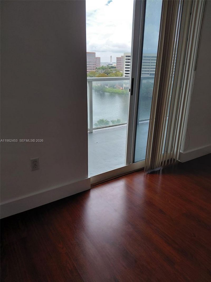 5077 NW 7th St , Unit 1006, Miami, FL 33126 Photo