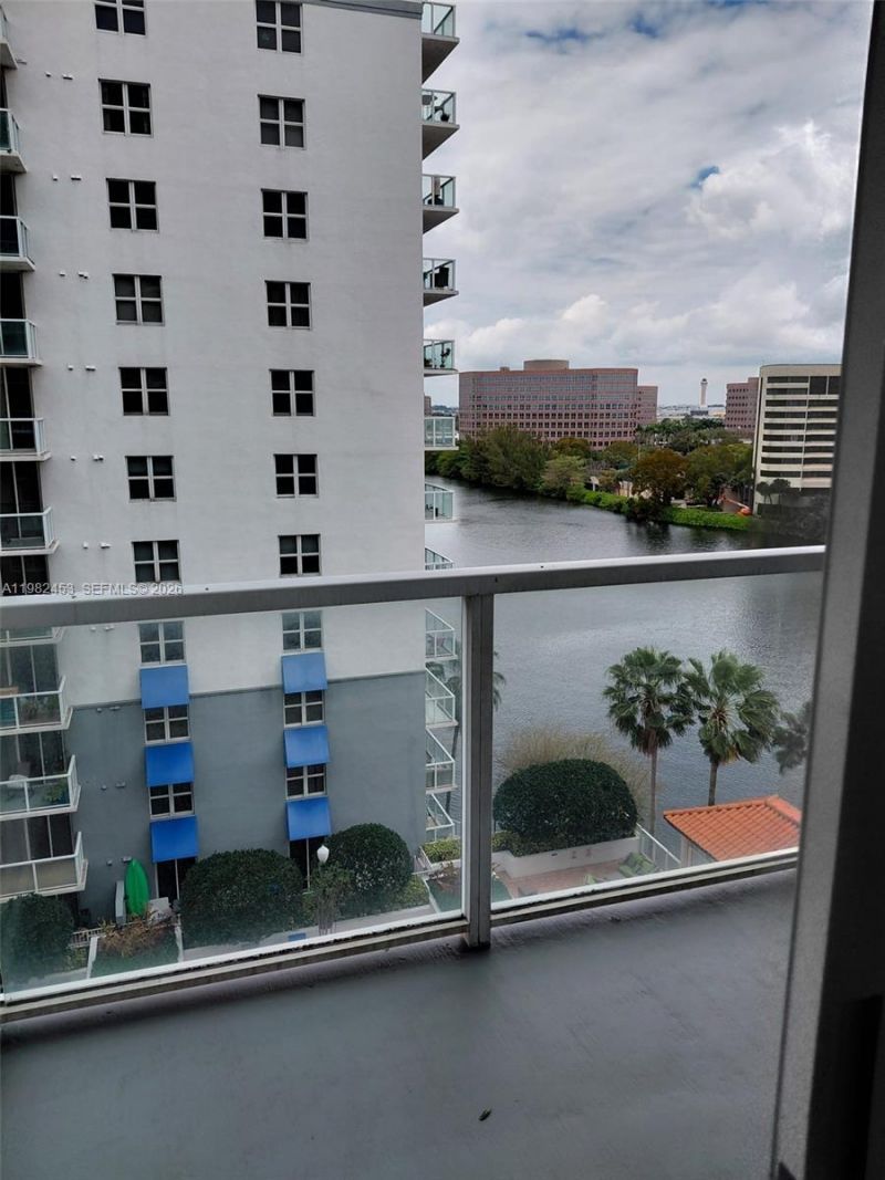 5077 NW 7th St , Unit 1006, Miami, FL 33126 Photo