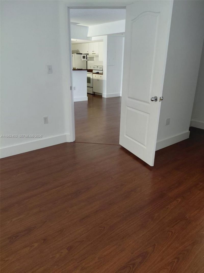 5077 NW 7th St , Unit 1006, Miami, FL 33126 Photo