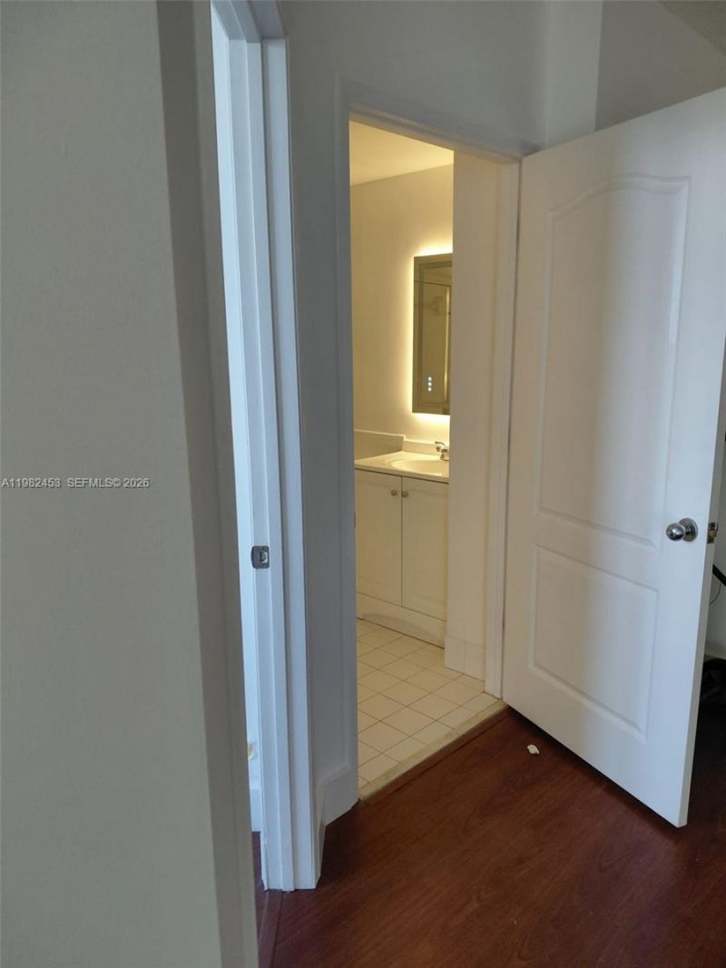 5077 NW 7th St , Unit 1006, Miami, FL 33126 Photo