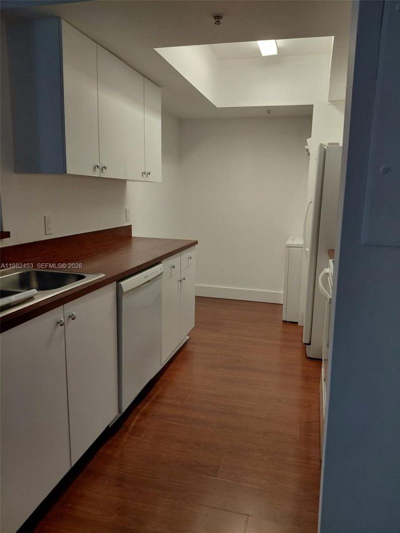 5077 NW 7th St , Unit 1006, Miami, FL 33126 Photo