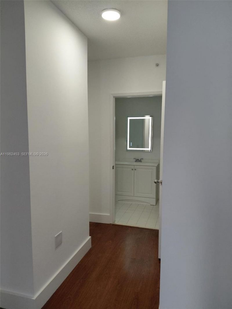 5077 NW 7th St , Unit 1006, Miami, FL 33126 Photo