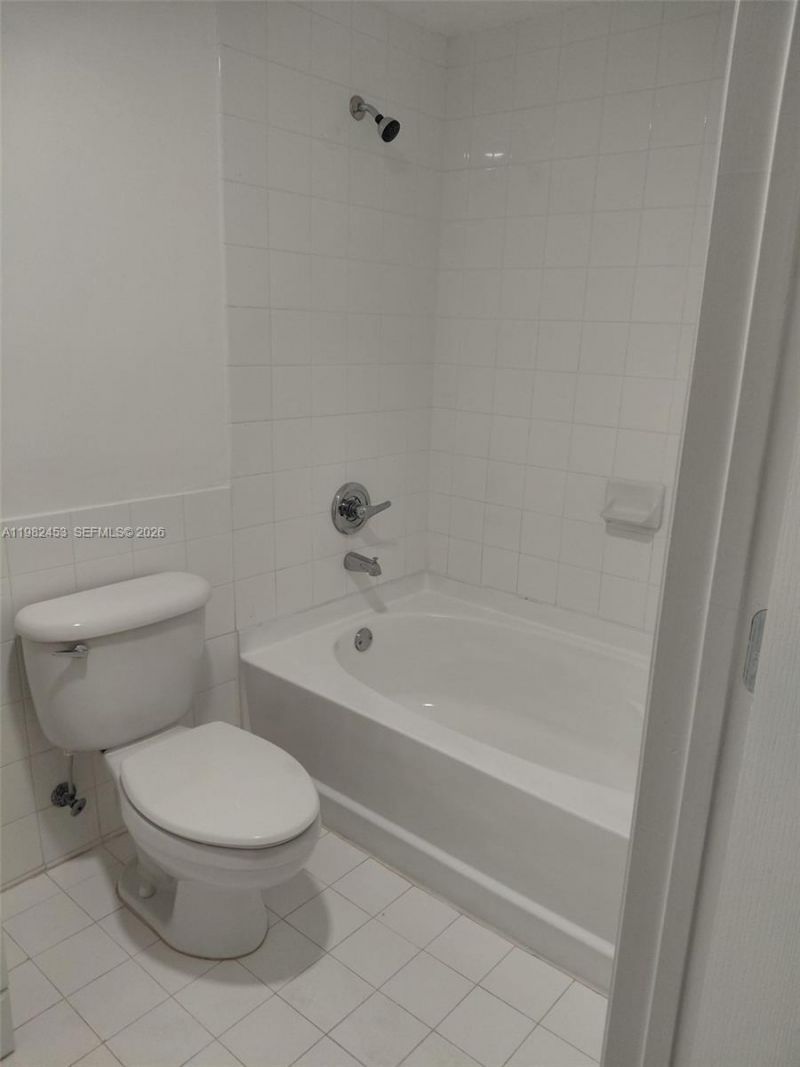 5077 NW 7th St , Unit 1006, Miami, FL 33126 Photo