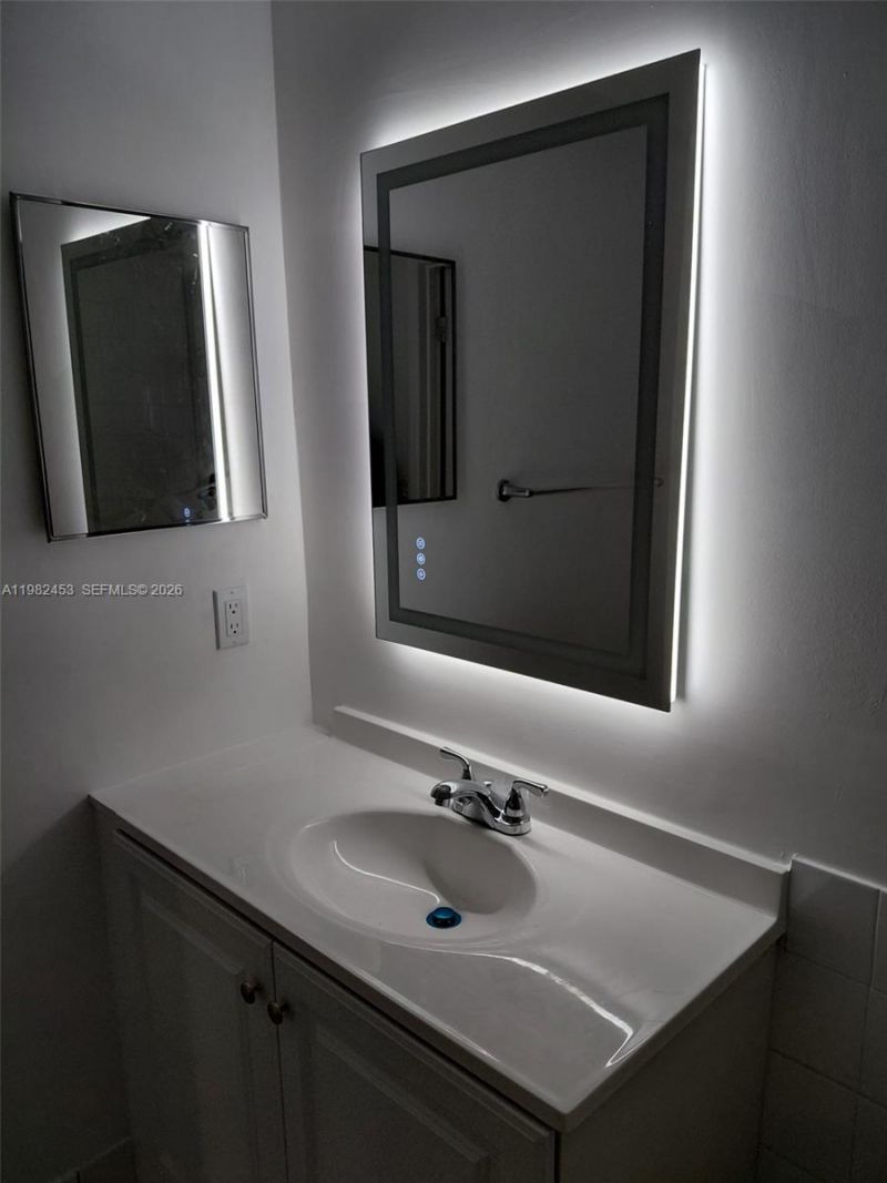 5077 NW 7th St , Unit 1006, Miami, FL 33126 Photo