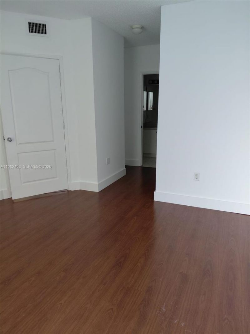 5077 NW 7th St , Unit 1006, Miami, FL 33126 Photo