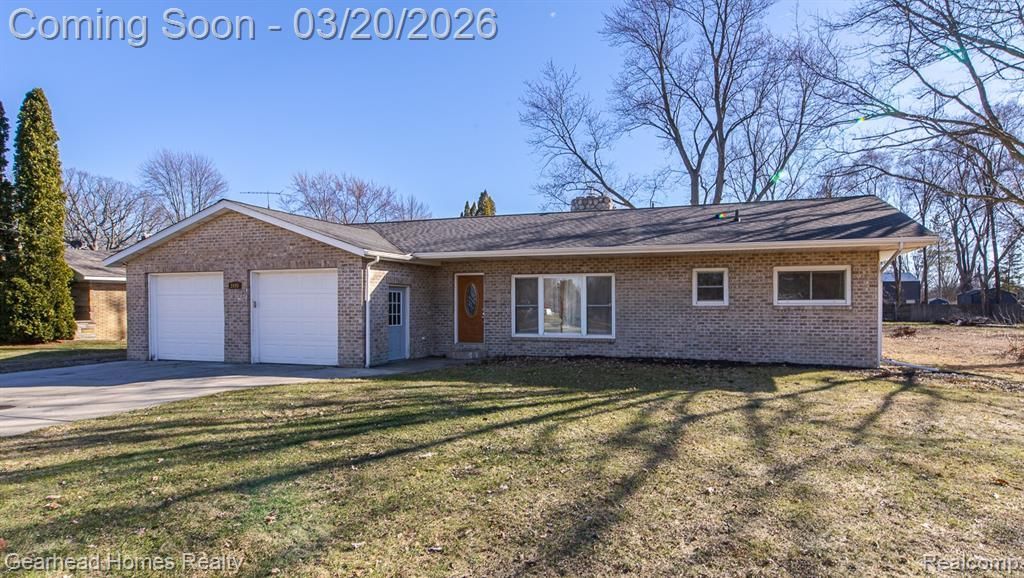 2495 W Lake Road, Vienna Township, MI 48420 Main Photo