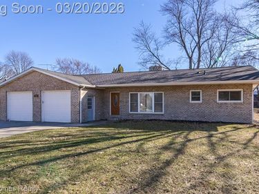 2495 W Lake Road, Vienna Twp, MI 48420