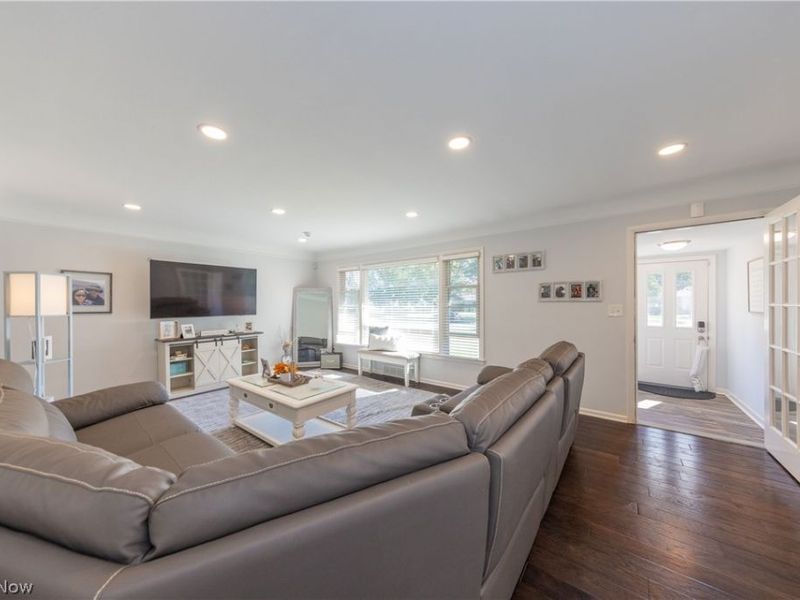 774 Kenbridge Drive, Richmond Heights, OH 44143 Photo 5