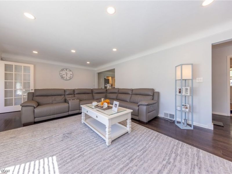 774 Kenbridge Drive, Richmond Heights, OH 44143 Photo 6