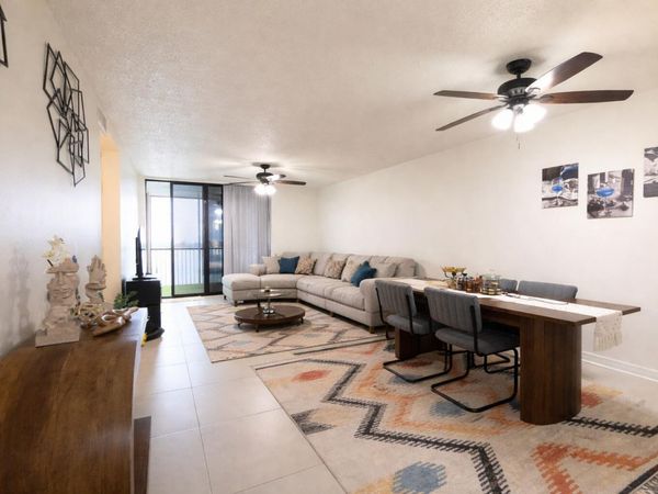 110 Lake Emerald Drive, Unit 405, Oakland Park, FL 33309