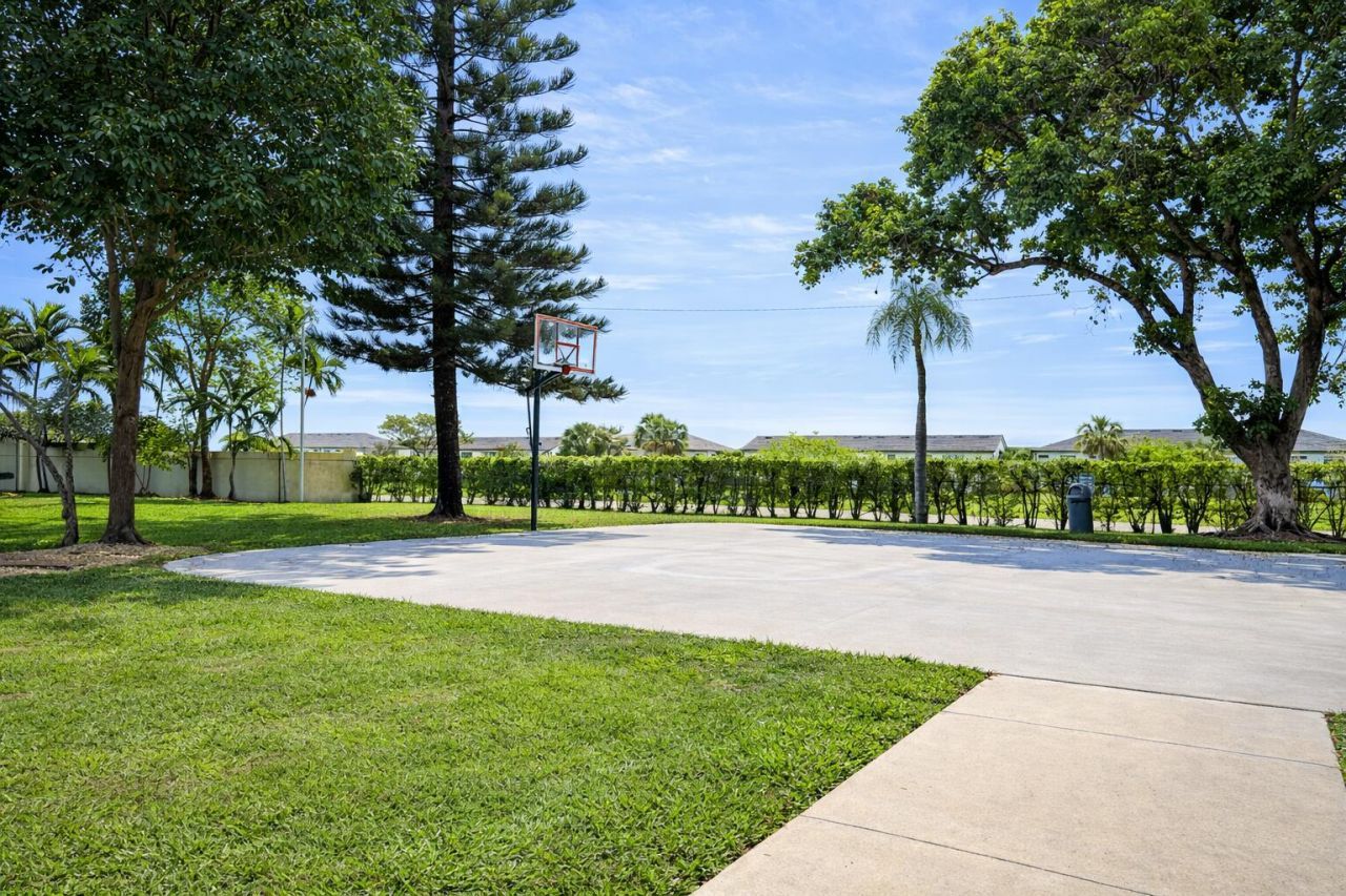 110 Lake Emerald Drive, Unit 405, Oakland Park, FL 33309 Photo