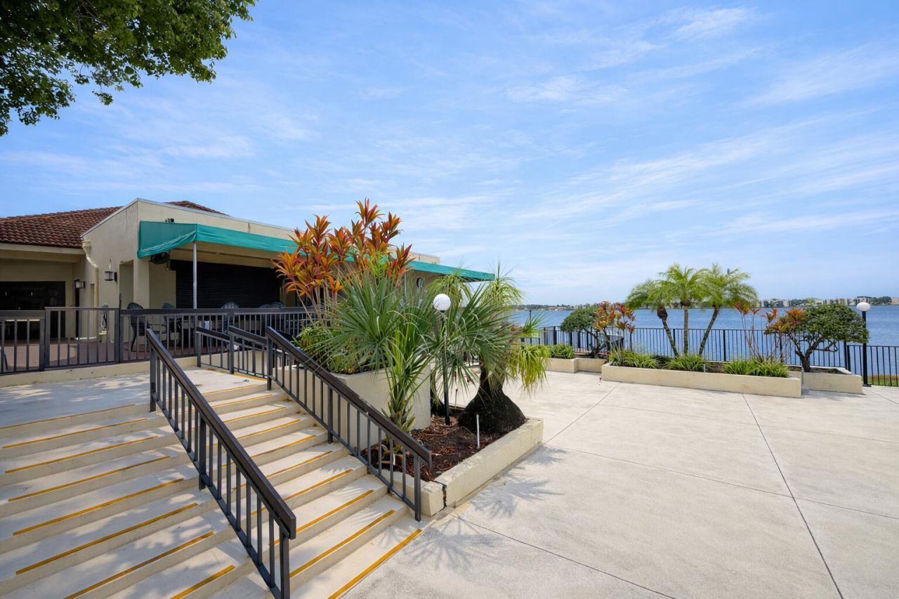 110 Lake Emerald Drive, Unit 405, Oakland Park, FL 33309 Photo