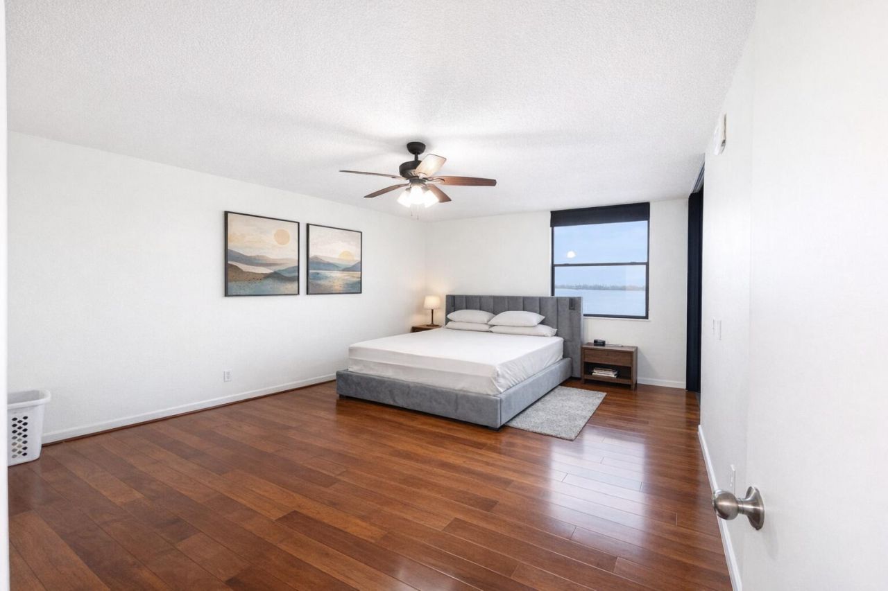 110 Lake Emerald Drive, Unit 405, Oakland Park, FL 33309 Photo