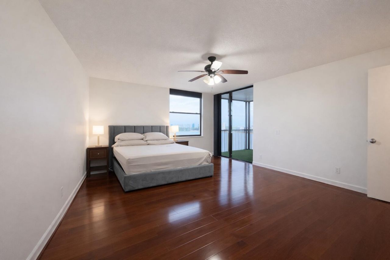 110 Lake Emerald Drive, Unit 405, Oakland Park, FL 33309 Photo