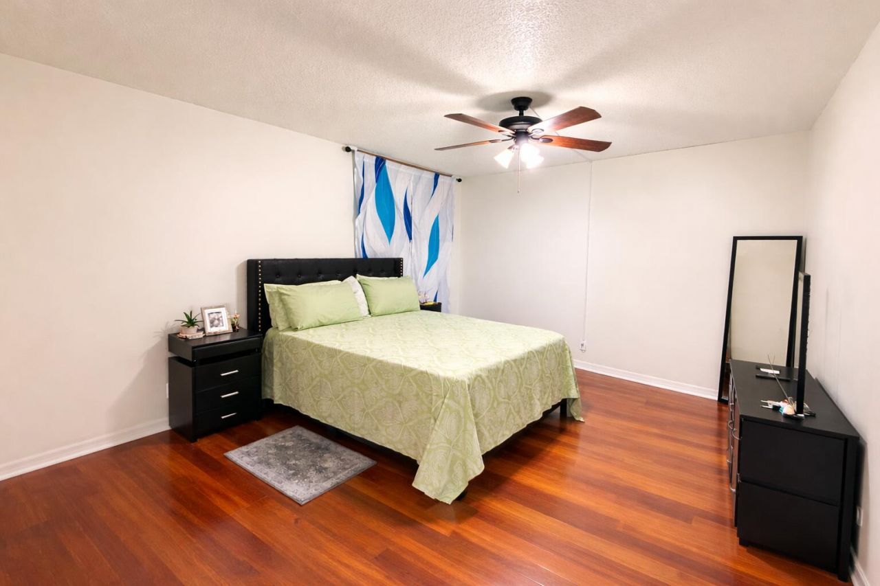 110 Lake Emerald Drive, Unit 405, Oakland Park, FL 33309 Photo