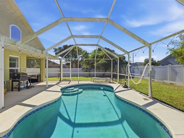 12502 LAKE VISTA DR, Tampa, FL 33534