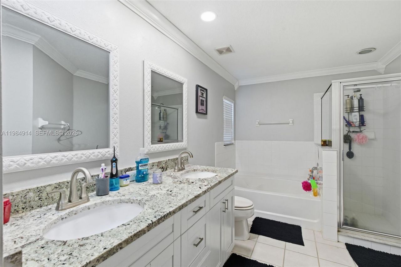 12502 Lake Vista Dr, Tampa, FL 33534 Photo
