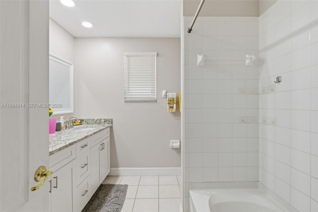 12502 Lake Vista Dr, Tampa, FL 33534 Photo