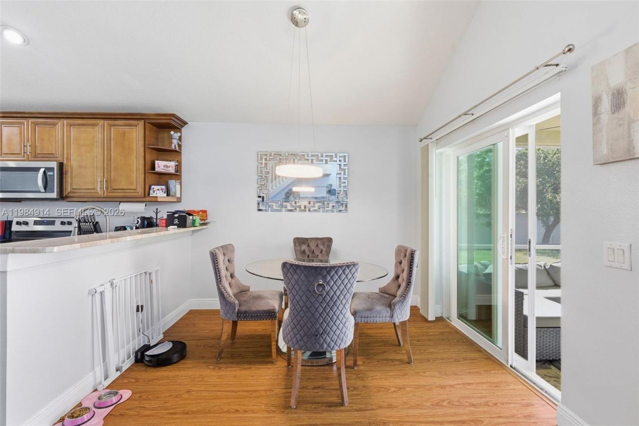 12502 Lake Vista Dr, Tampa, FL 33534 Photo