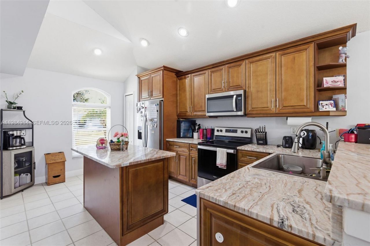 12502 Lake Vista Dr, Tampa, FL 33534 Photo