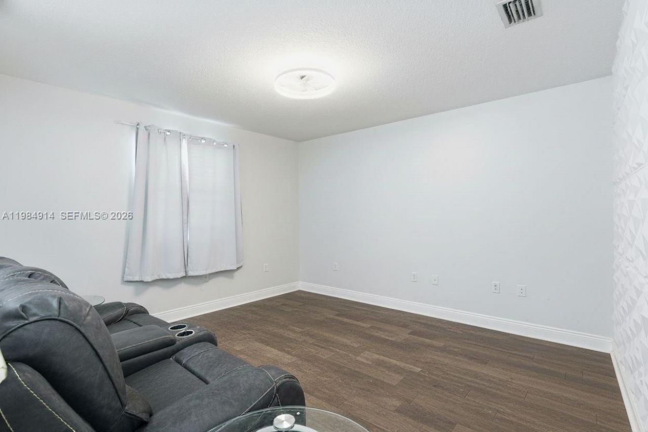 12502 Lake Vista Dr, Tampa, FL 33534 Photo