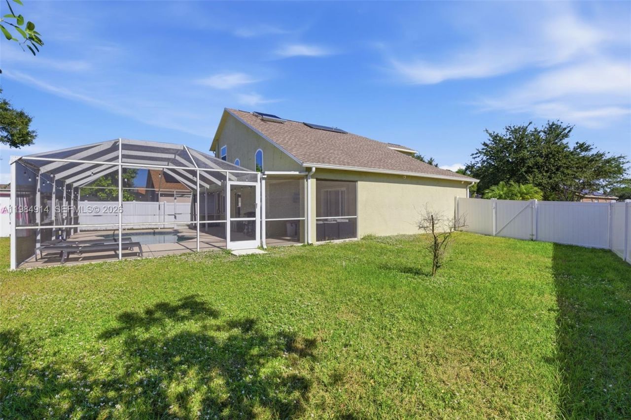 12502 Lake Vista Dr, Tampa, FL 33534 Photo