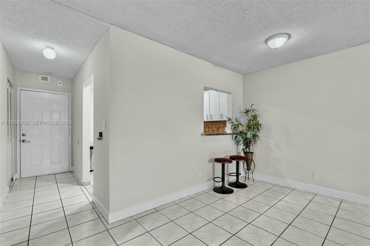 1830 Dixieanna St, Unit 102, Hollywood, FL 33020 Photo